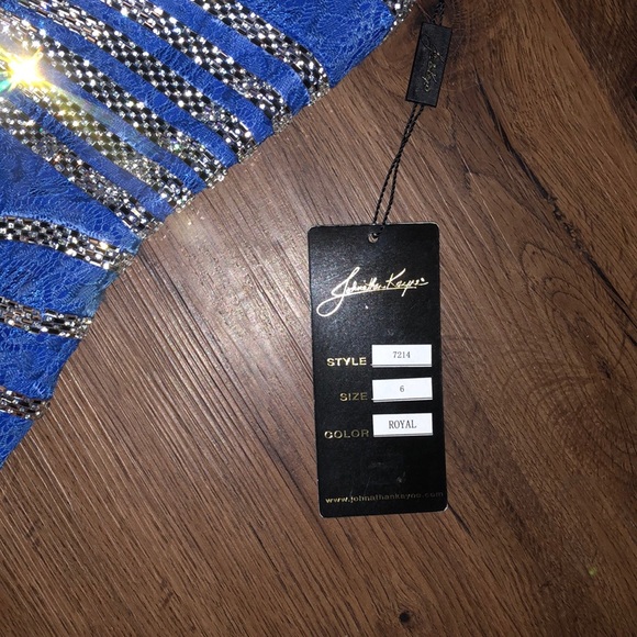 Jonathan Kanye dress - Picture 2 of 4